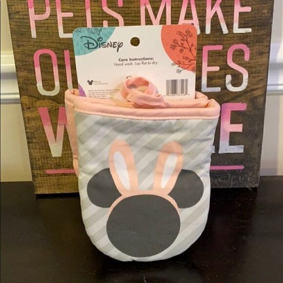 MIckey Mouse Bunny Ears Oven Mitt - Picture 3 of 3